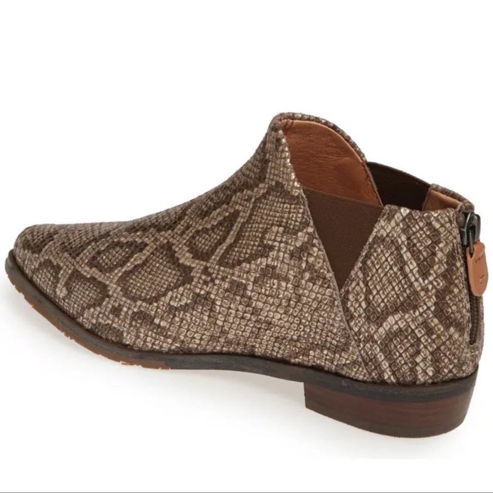 New KENNETH COLE Gentle Souls boots